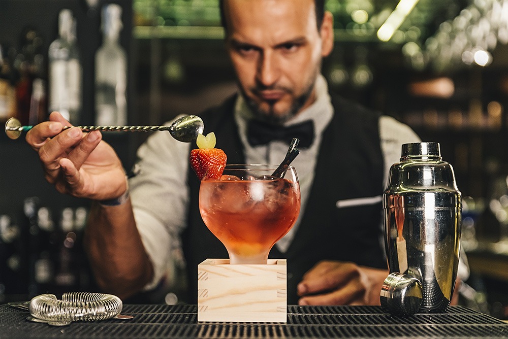 What Is Mixology And How To Become The Best Mixologist